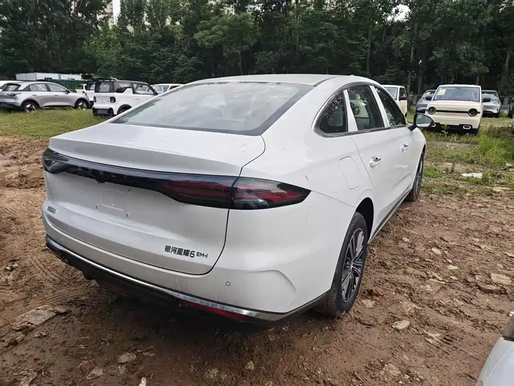 Geely Galaxy Galaxy 6 6 2026 125km +