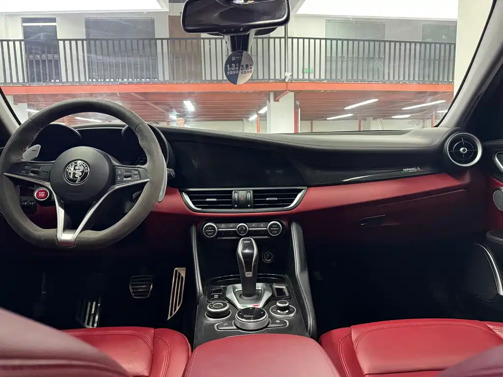 Alfa Romeo Giulia — миниатюра 4