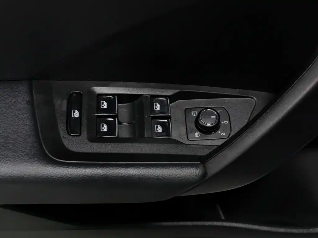 Volkswagen Tharu — миниатюра 9