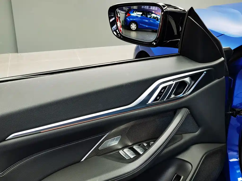 BMW i4 — миниатюра 8