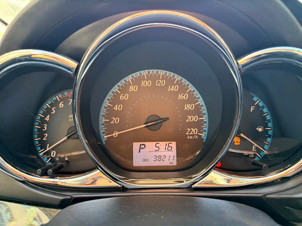 Toyota Yaris L — миниатюра 6