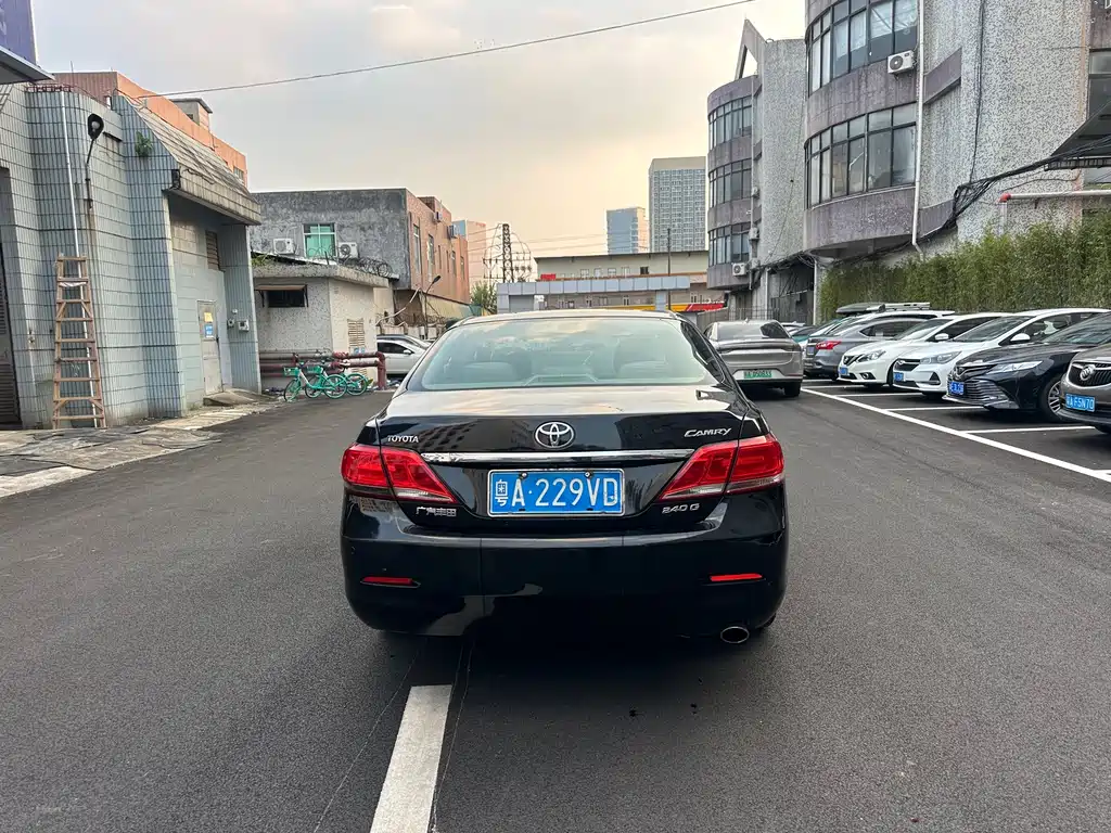 Toyota Camry — миниатюра 6