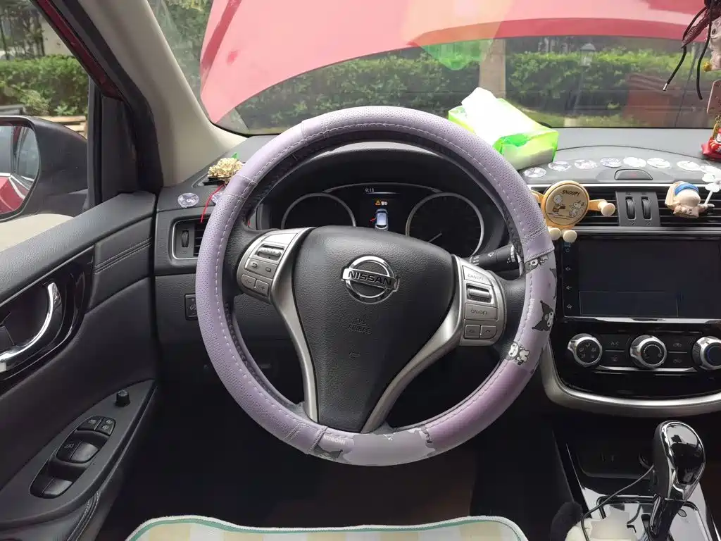 Nissan Tiida — миниатюра 7