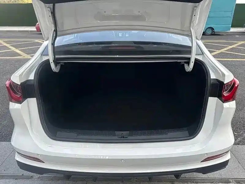 Roewe i5 — миниатюра 11