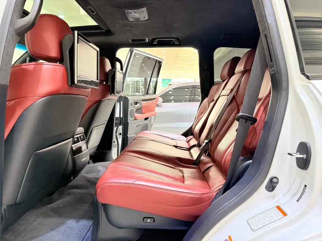Lexus LX — миниатюра 9