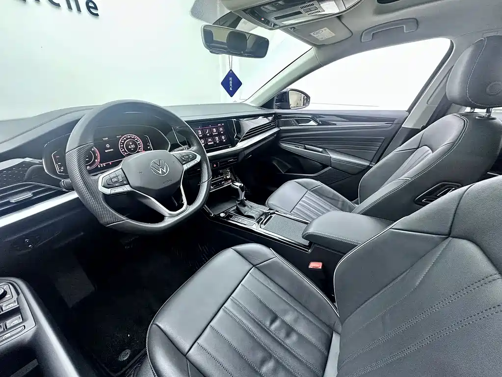 Volkswagen Passat 2022 330TSI Elite