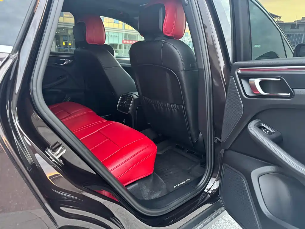 Porsche Macan — миниатюра 8