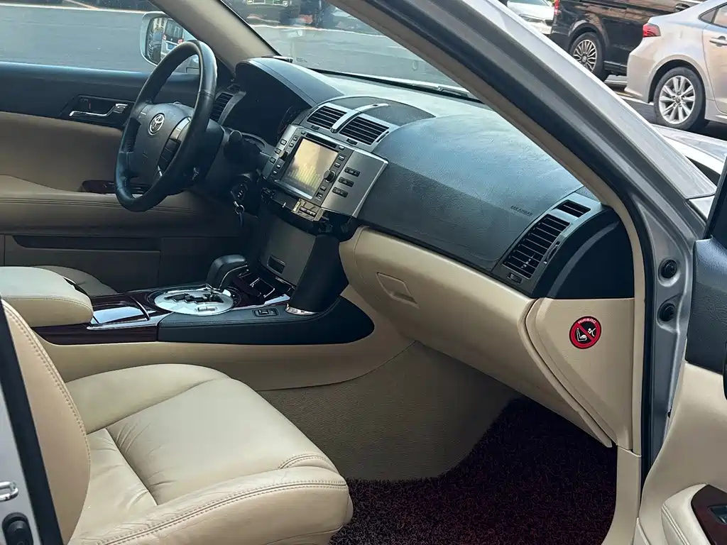 Toyota Reiz — миниатюра 13