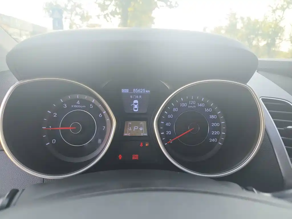 Hyundai Elantra Langdong — миниатюра 7