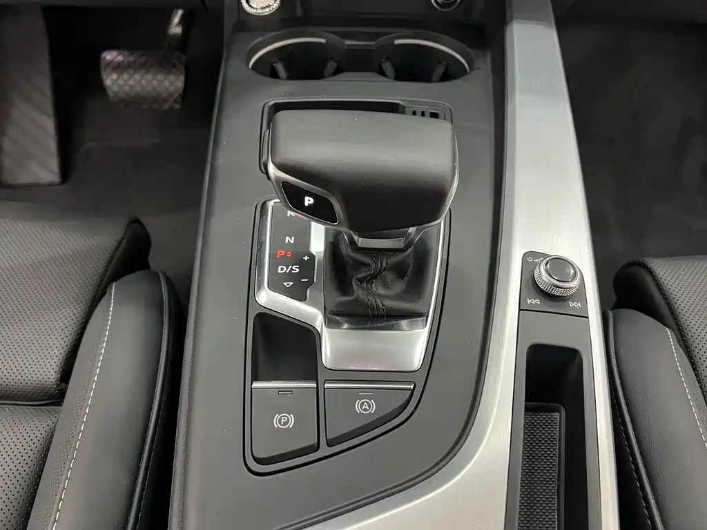 Audi A4L 2024 40 TFSI Fashion