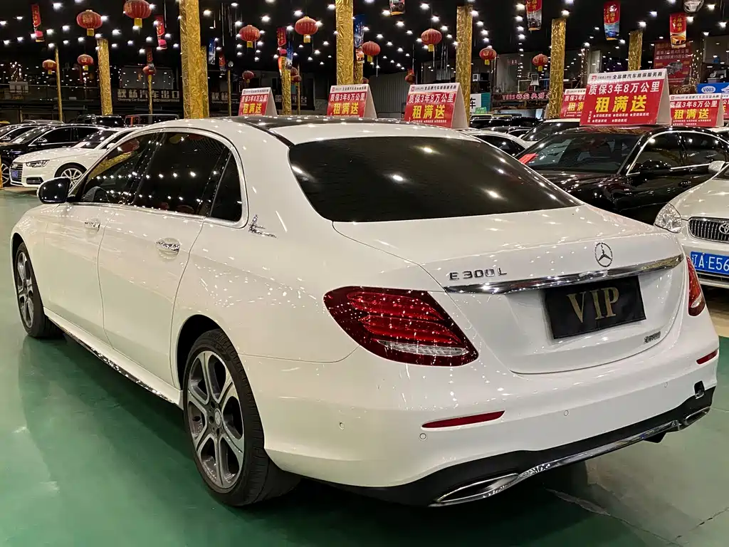 Mercedes-Benz E-Class — миниатюра 7