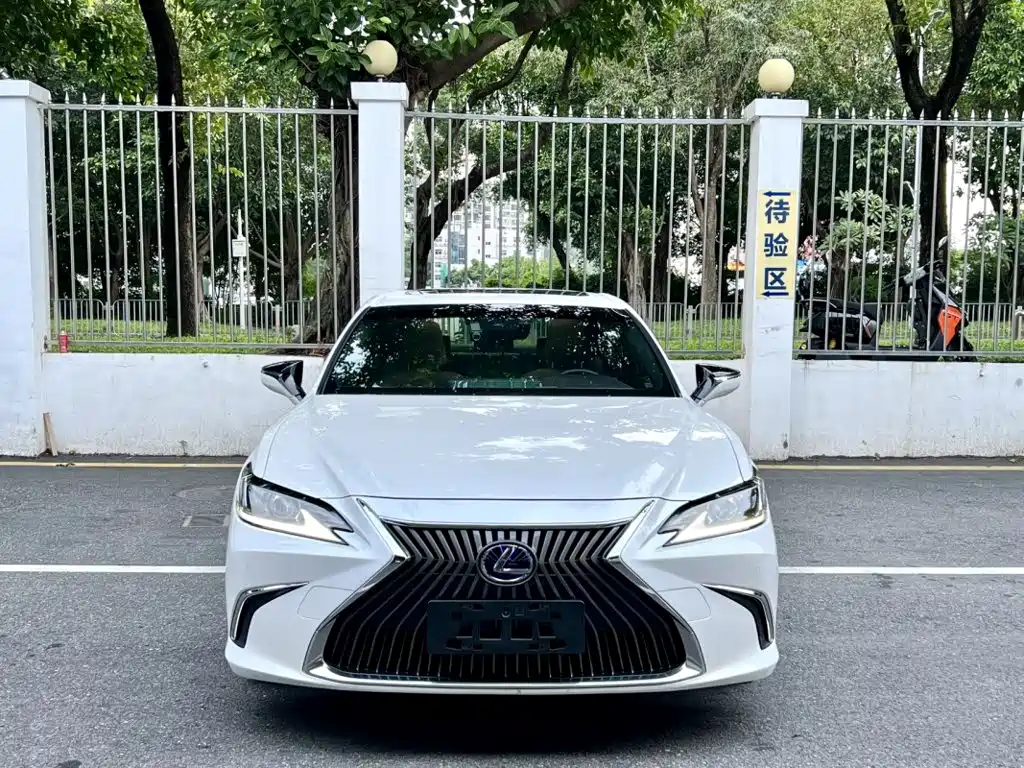 Lexus ES — миниатюра 2