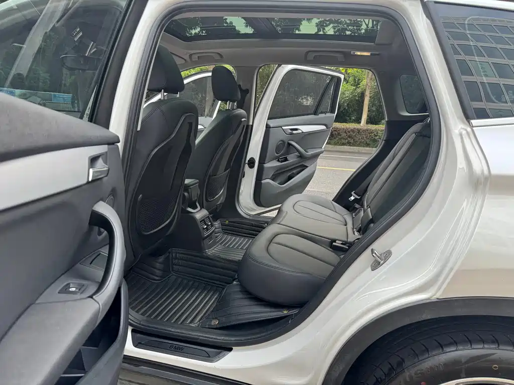 BMW X1 — миниатюра 10
