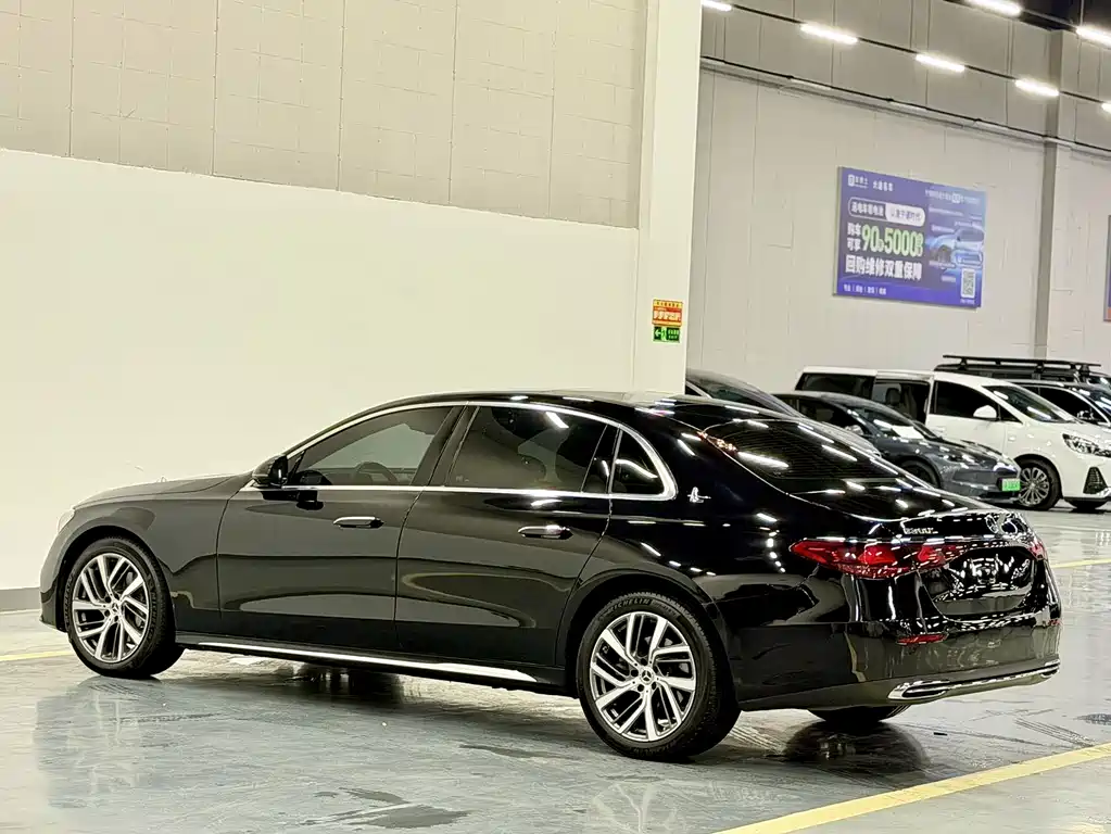 Mercedes-Benz E-Class 2024 — фото 12