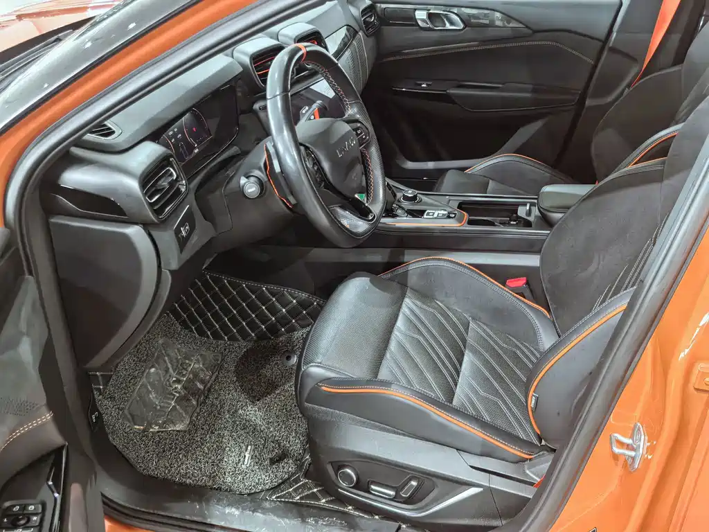 Lynk & Co 02 Hatchback — миниатюра 2