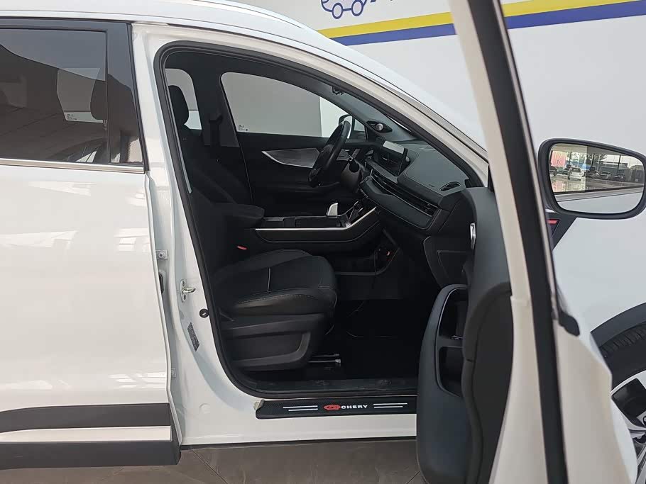 CHERY Tiggo 7 PLUS 1.5 л 2022 г. Белый, пробег 46100 км