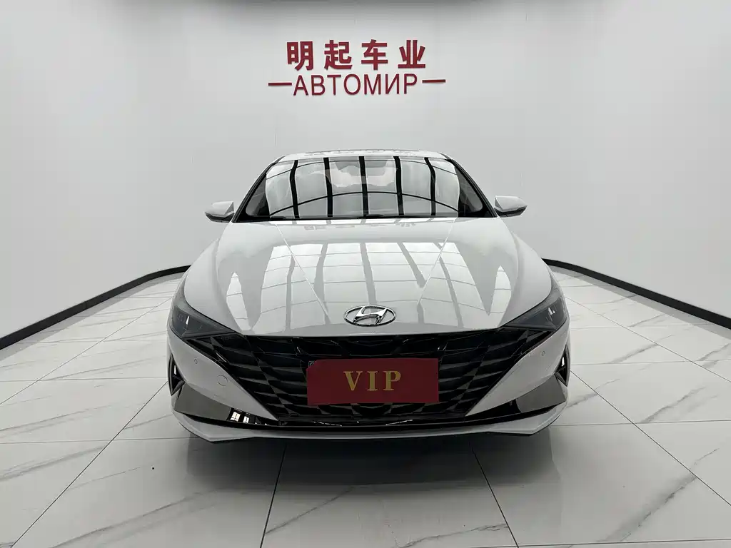 Hyundai Elantra 2022 1.5L CVT LUX Luxury