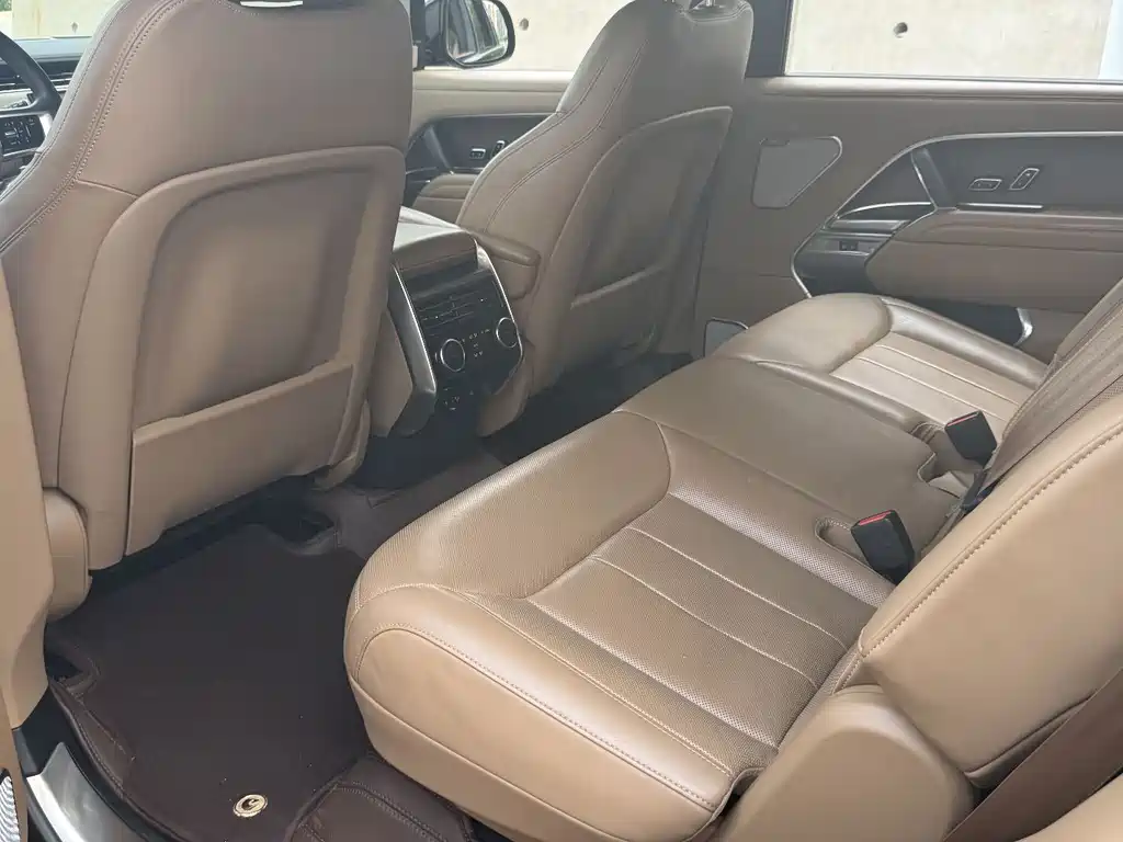 Land Rover Range Rover 2023 3.0 L6 400PS мест Long Wheelbase