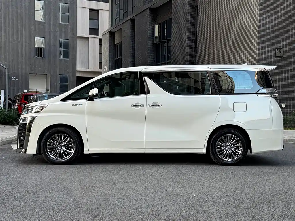 Toyota Vellfire 2020 2.5L HV Luxury