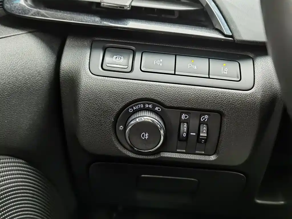 Buick GL6 — миниатюра 21