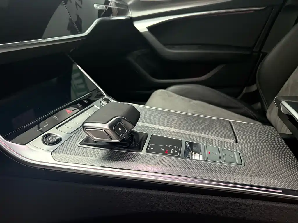 Audi A6L — миниатюра 12