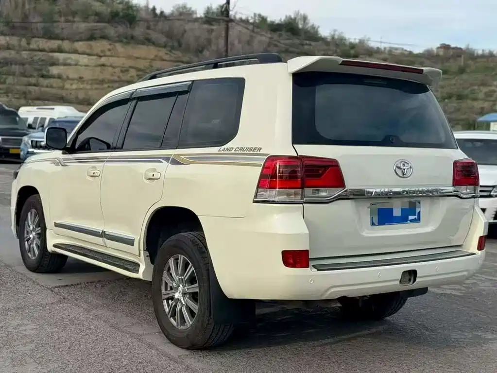 Toyota Land Cruiser 2012 4.0L AT VX