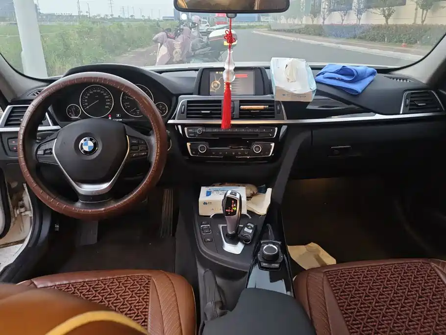 BMW 3 Series — миниатюра 12