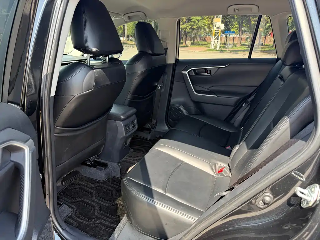 TOYOTA RAV4 RONGFANG