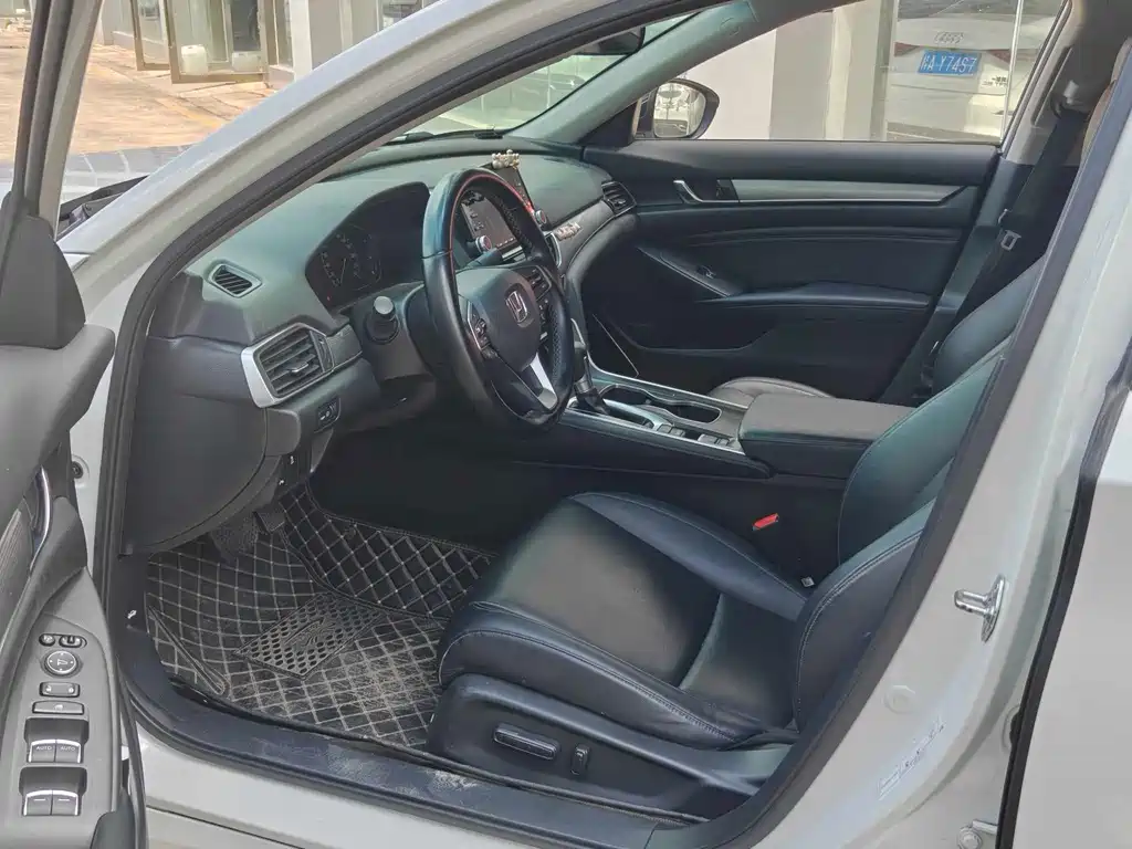 Honda Accord — миниатюра 6