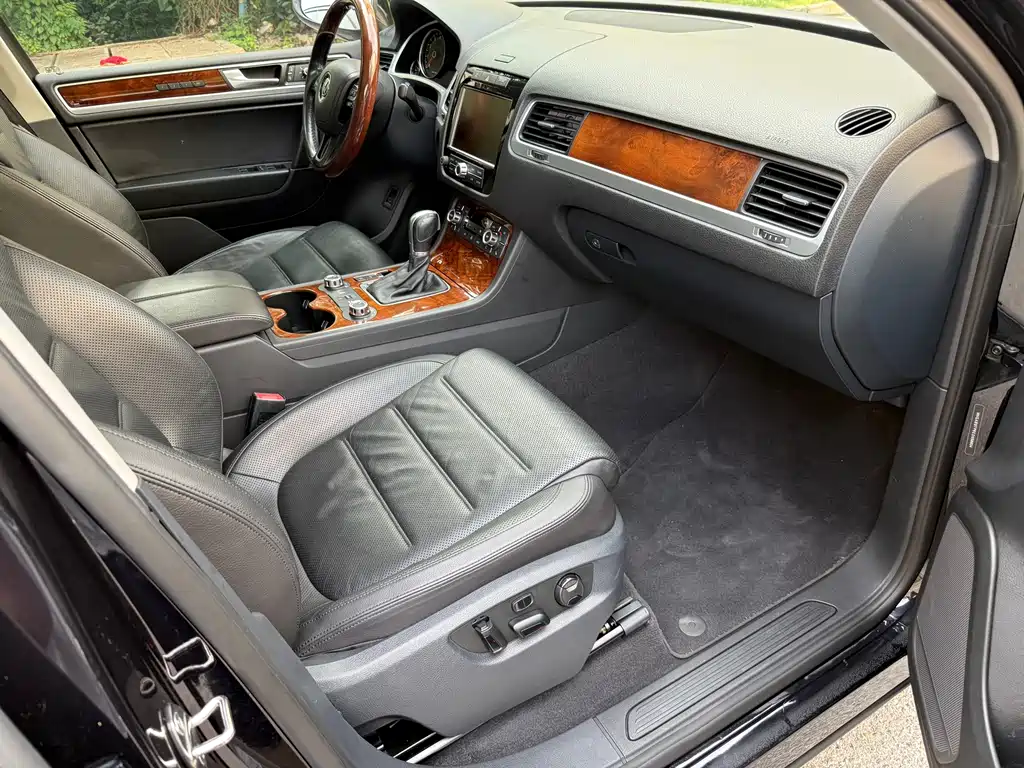 Volkswagen Touareg — миниатюра 10