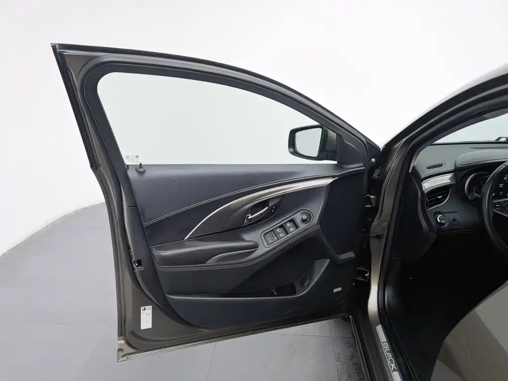 Buick LaCrosse — миниатюра 8
