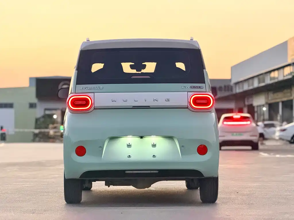 Wuling MINIEV — миниатюра 5