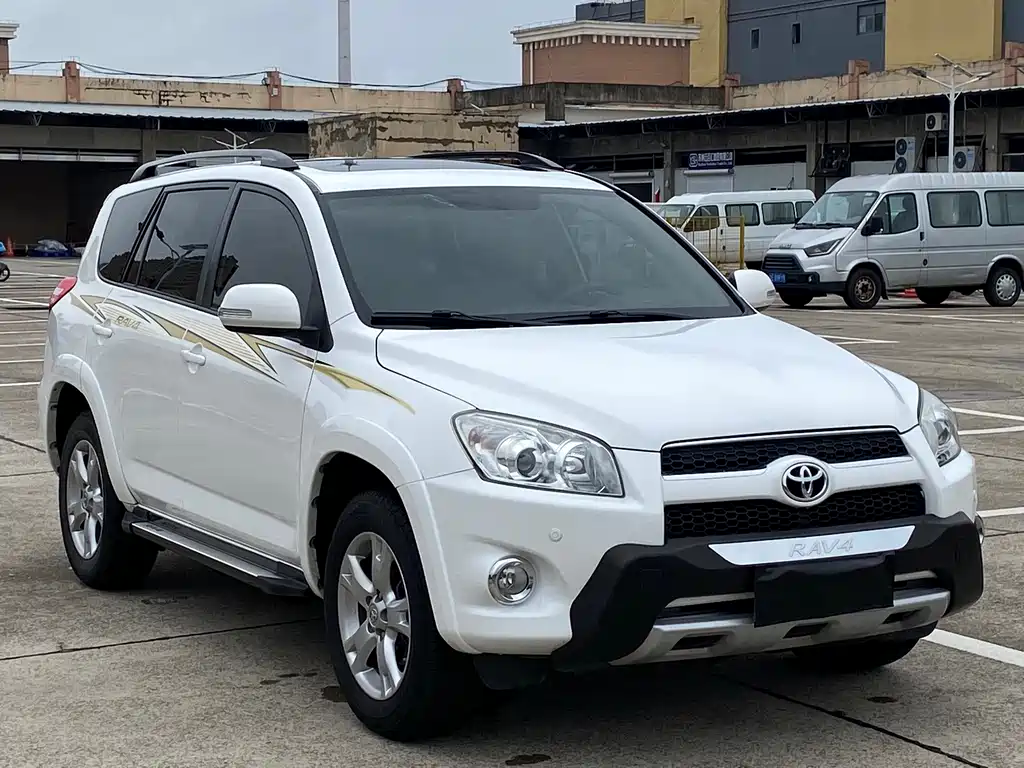 Toyota RAV4 2012 2.4L AT Luxury
