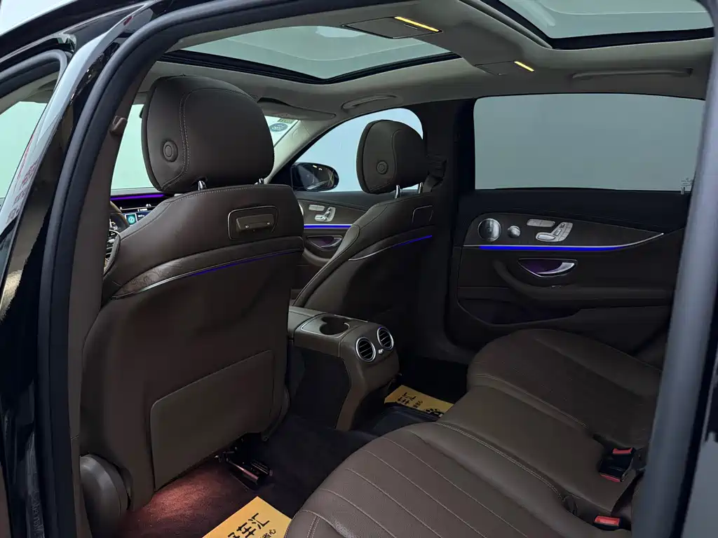 Mercedes-Benz E-Class — миниатюра 6