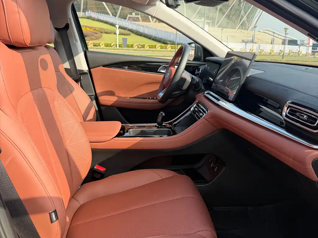 Geely Emgrand — миниатюра 10