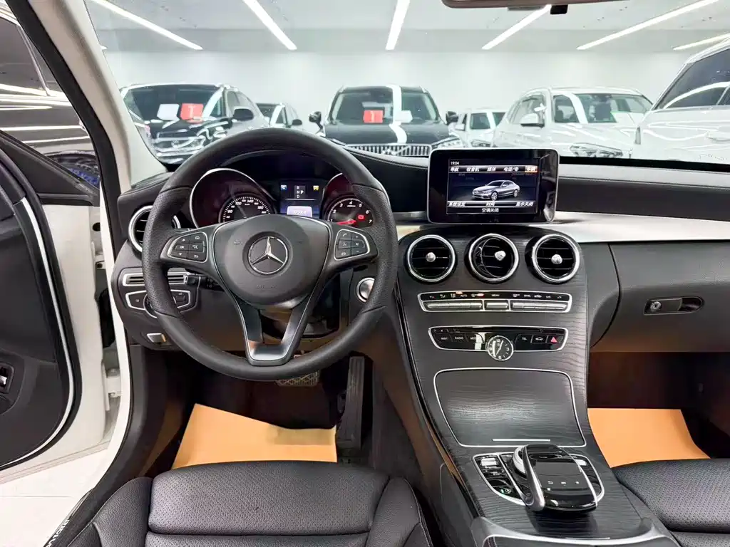 Mercedes-Benz C-Class — миниатюра 17