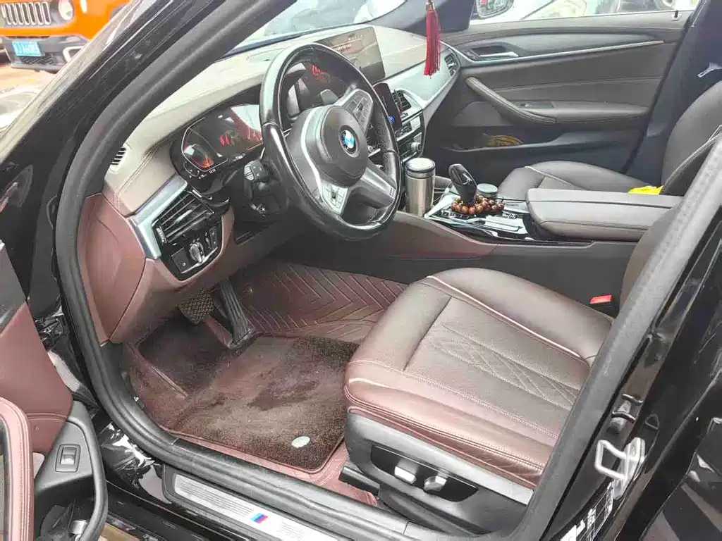 BMW 5 Series — миниатюра 5