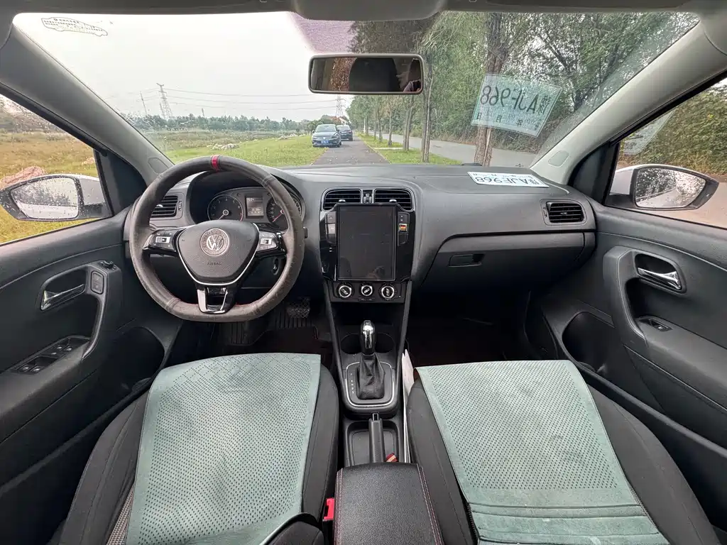 Volkswagen Polo — миниатюра 8