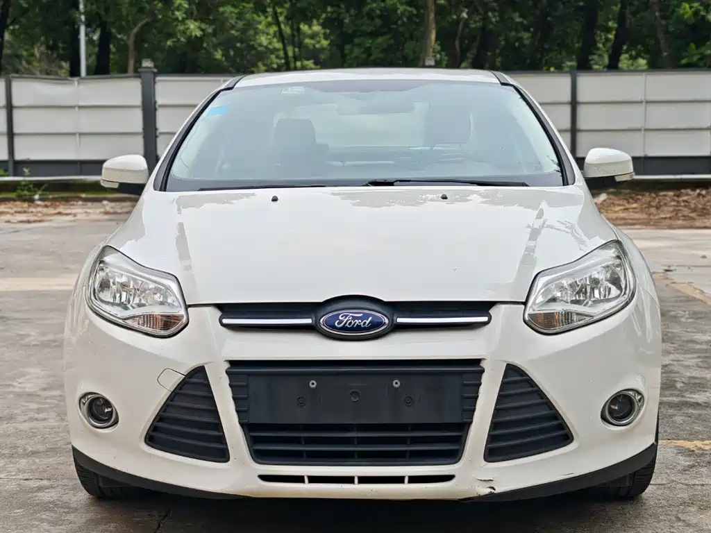 Ford Focus 2012 1.6L AT