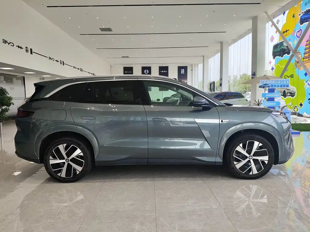 BYD Tang L L 2025 DM 200KM Flagship