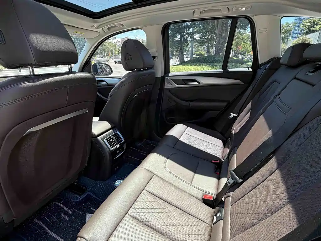 BMW iX3 — миниатюра 10