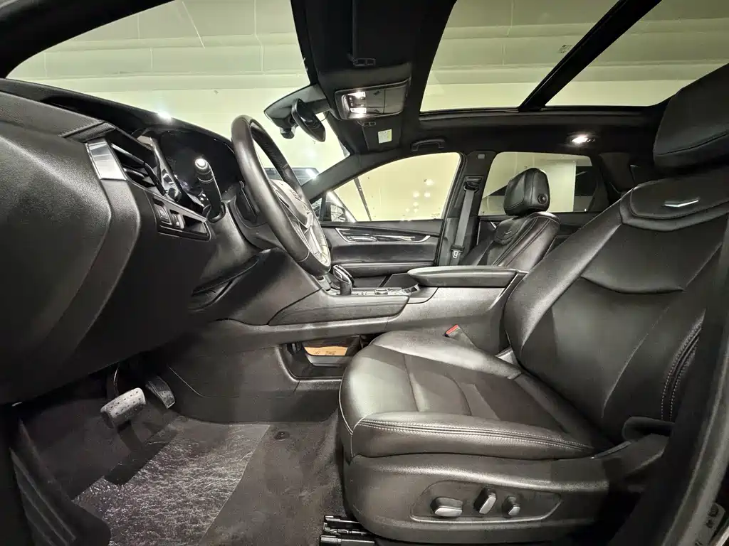 Cadillac XT5 — миниатюра 6