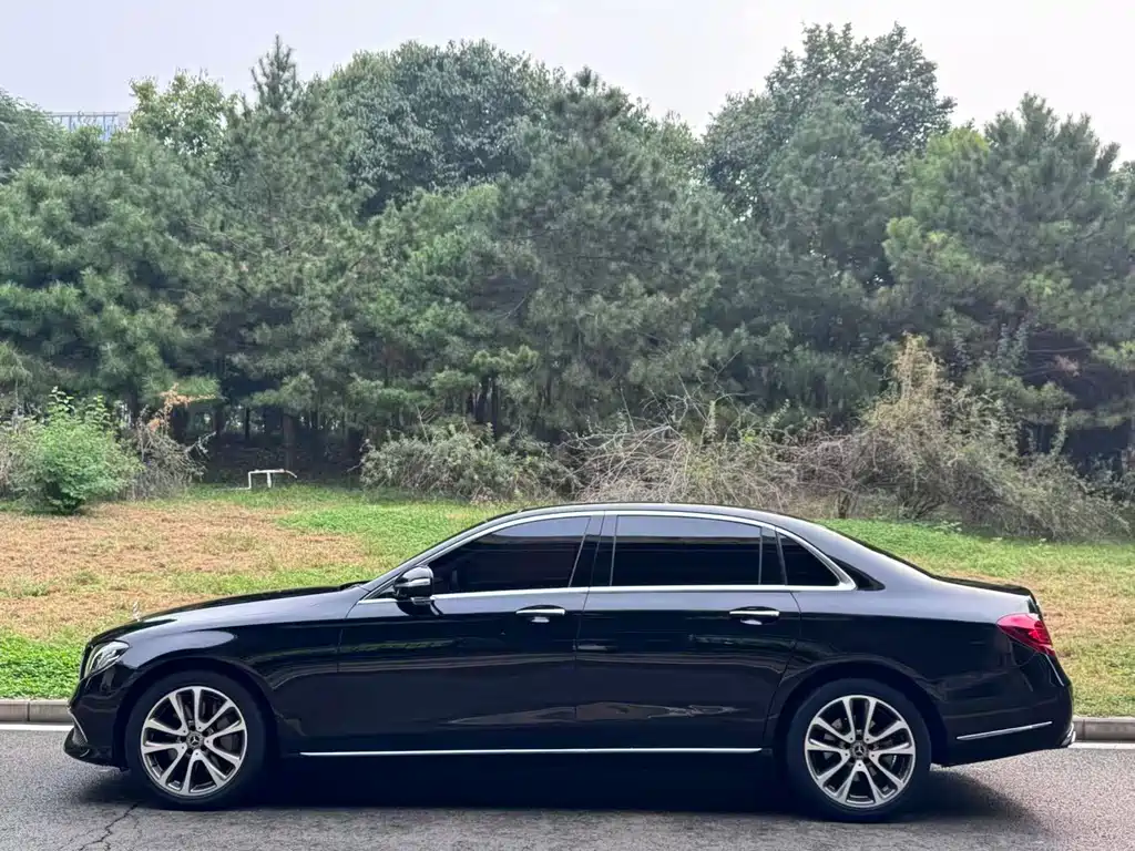 Mercedes-Benz E-Class — миниатюра 3