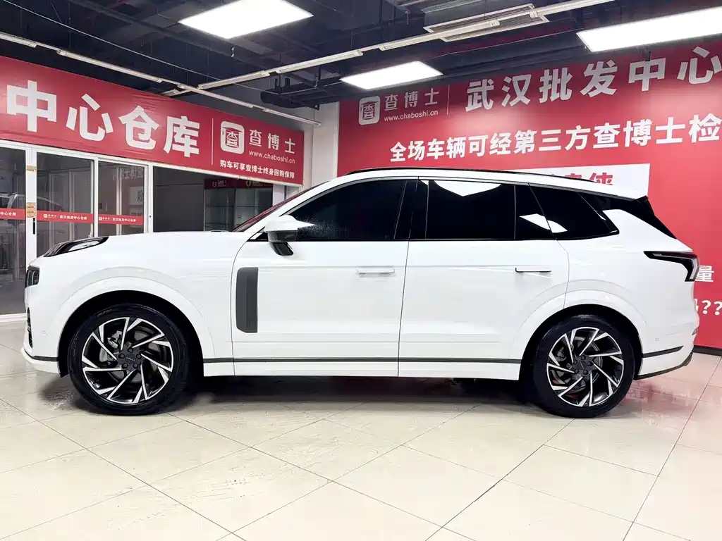 Lynk & Co 09 — миниатюра 4