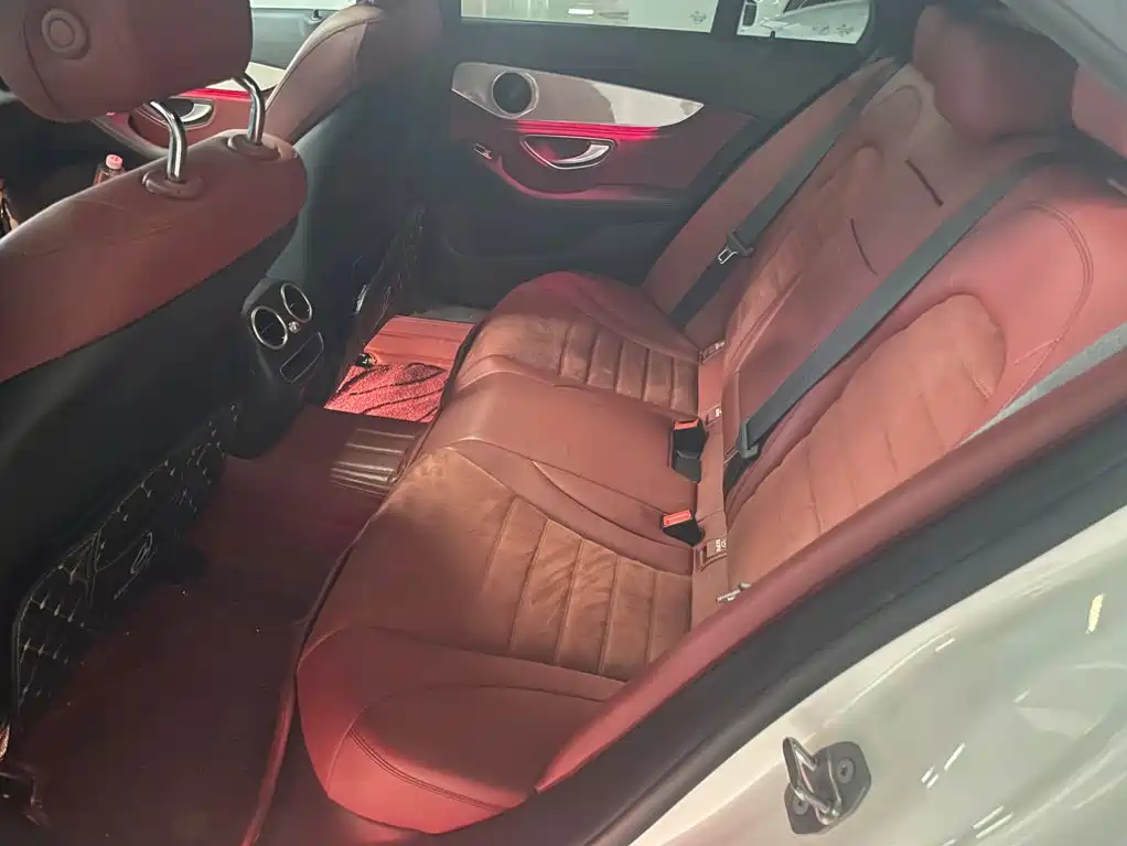 Mercedes-Benz C-Class — миниатюра 6