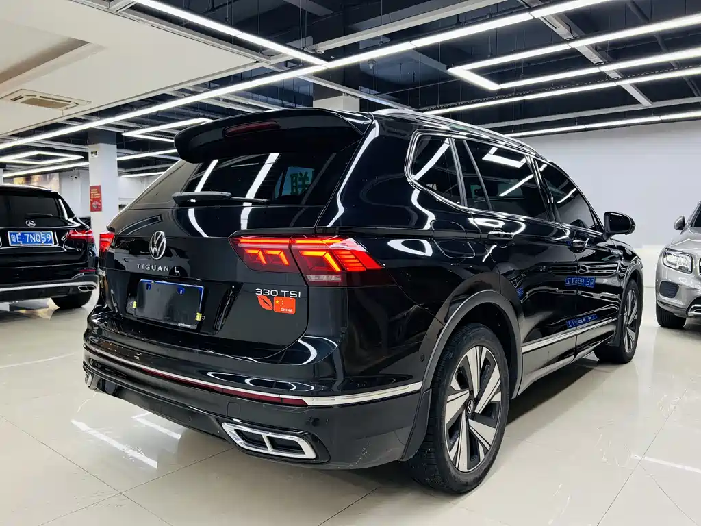 Volkswagen Tiguan L L 2023 330TSI AT R-Line
