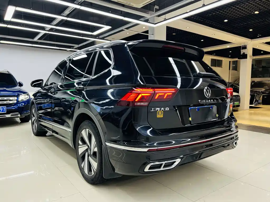 Volkswagen Tiguan L L 2023 330TSI AT R-Line