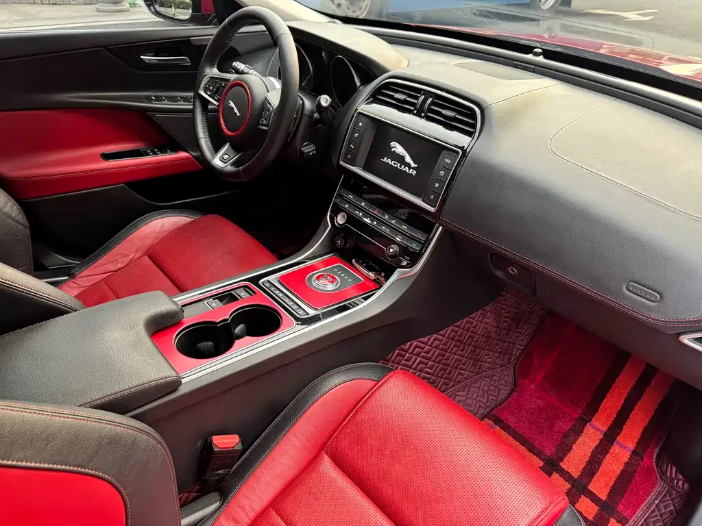 Jaguar XE — фотографии объявления, Фото 21