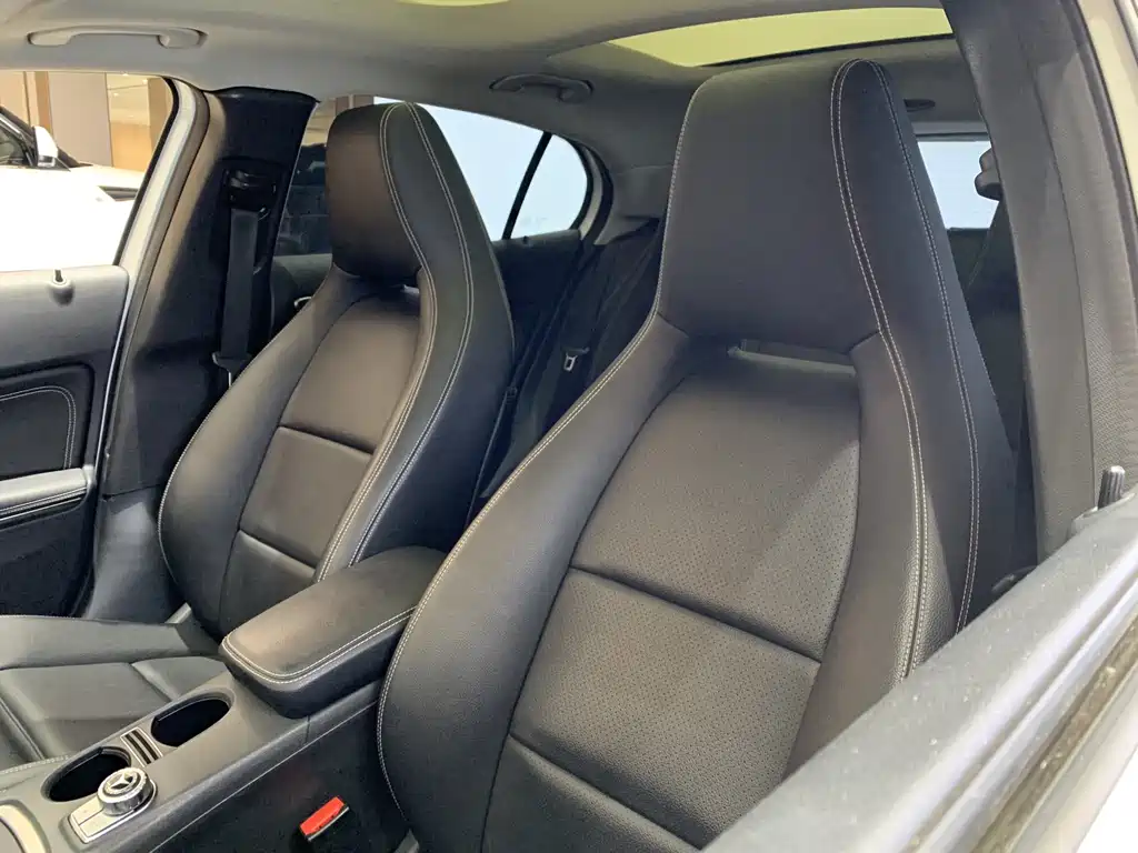 Mercedes-Benz GLA 2016 GLA 200 Fashion