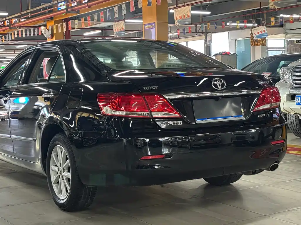 Toyota Camry — миниатюра 12